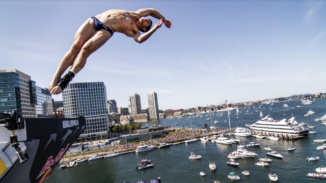 red-bull-cliff-diving-world-series.png 