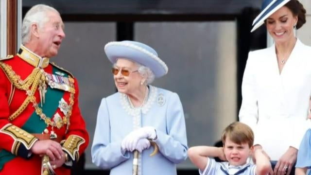 cbsn-fusion-royal-family-gathers-for-church-service-without-the-queen-thumbnail-1045619-640x360.jpg