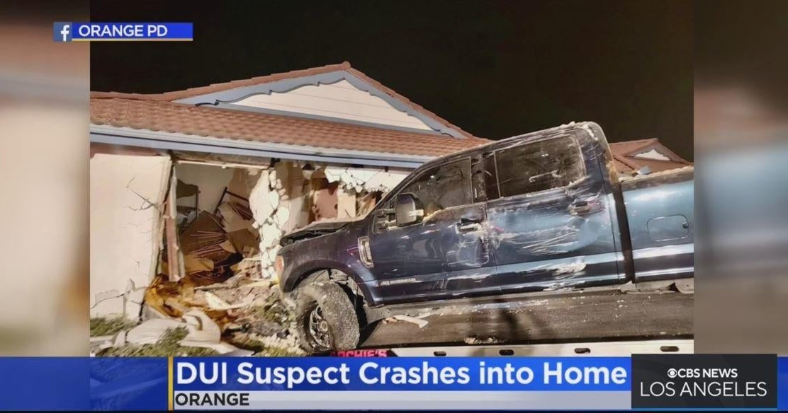 Driver suspected of DUI clips vehicle before plowing into home in ...