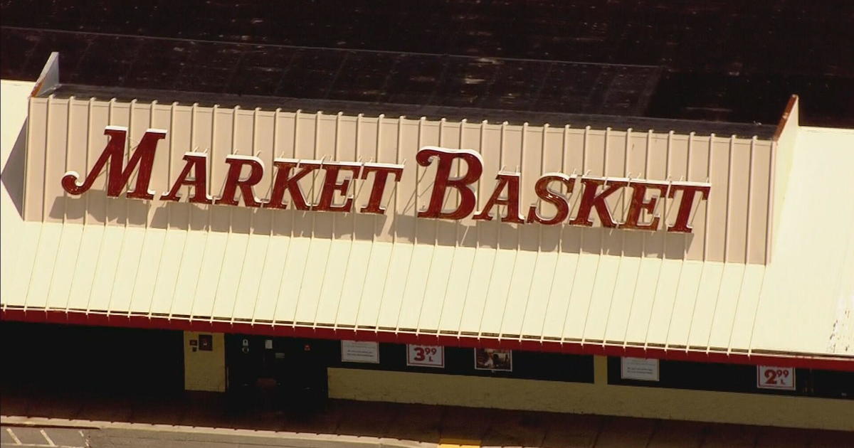 Market Basket closing 1 of 3 Billerica supermarkets - CBS Boston