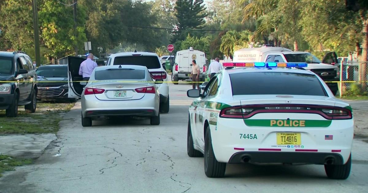 Man Fatally Shot Inside Vehicle In Nw Miami Dade Cbs Miami