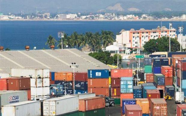 mexico-manzanillo-port-containers-121839085.jpg 