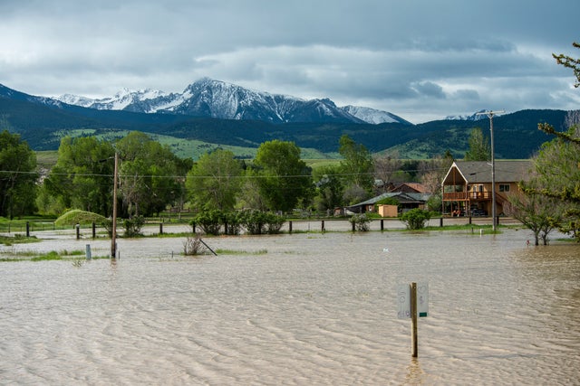 Flooding Temporarily Closes Yellowstone National Park 