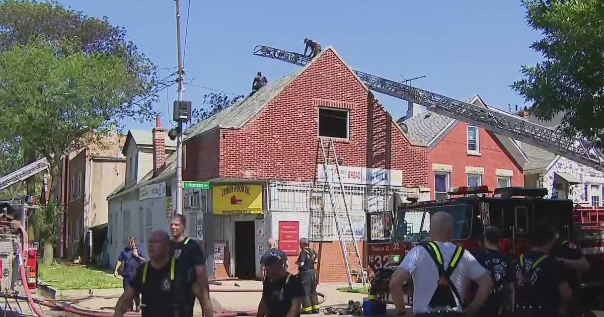 CFD crews battle extra-alarm fire in Little Village - CBS Chicago