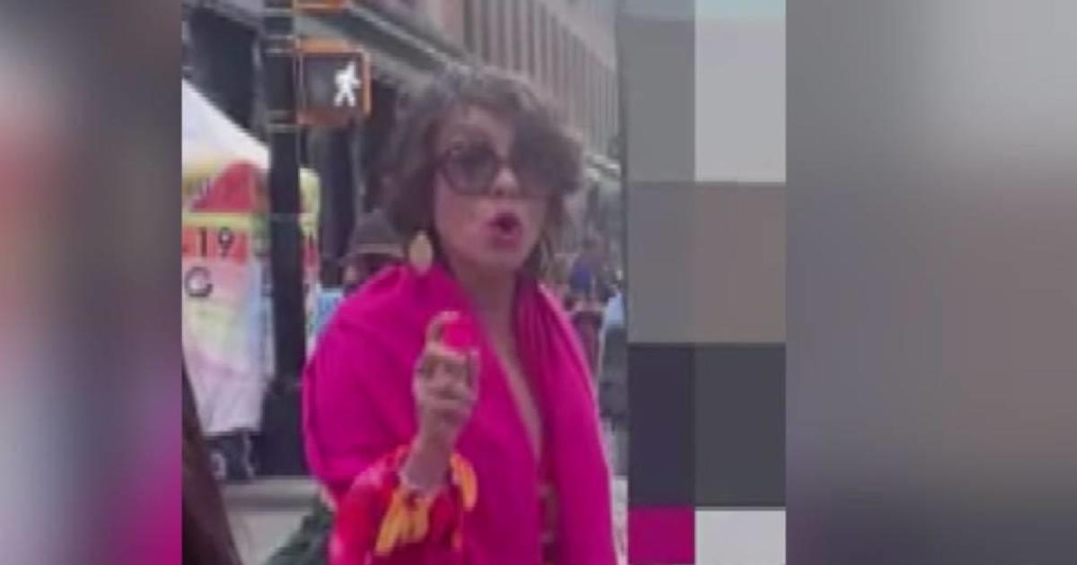 Florida woman accused of pepper spraying Asian women in New York City arrested on hate crime charges