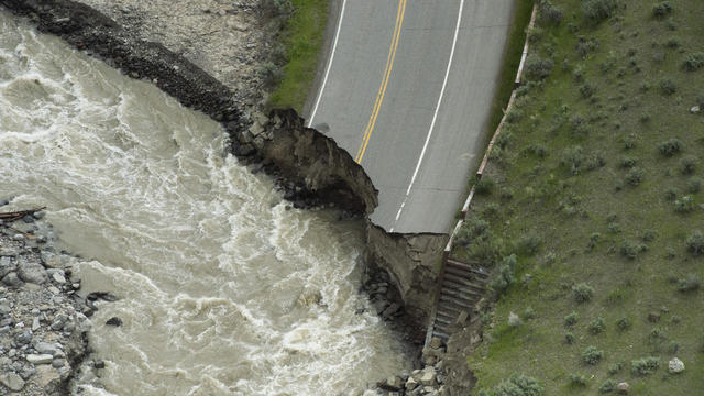Flooding Temporarily Closes Yellowstone National Park 