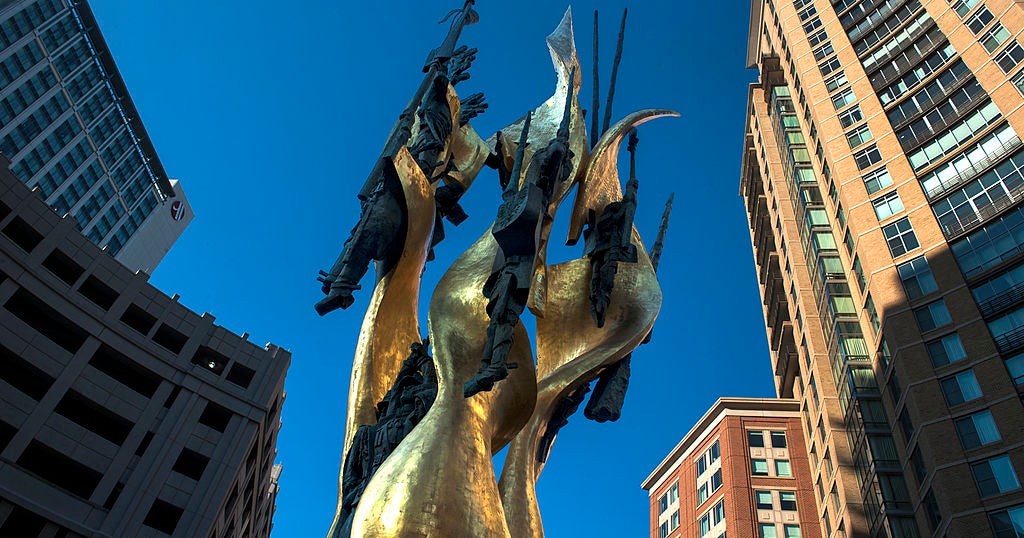 Police Private security guard shoots suspected Harbor East shoplifter