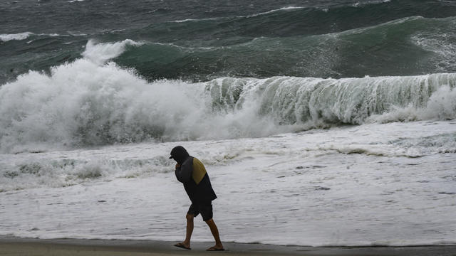 Powerful storm begins dumping rain, snow on Southern California 