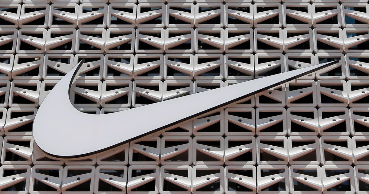 Confiar Mensajero Marina Nike to fully exit Russia over its war in Ukraine - CBS News