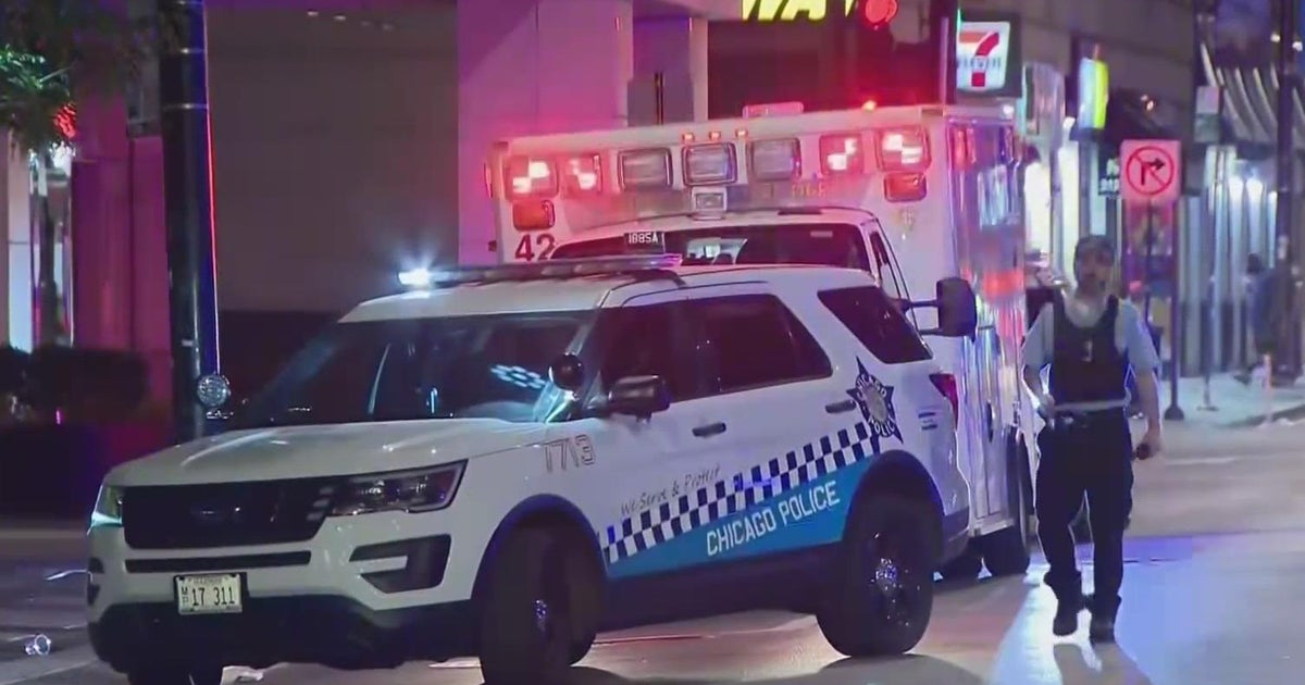 Man shot during robbery attempt in River North - CBS Chicago