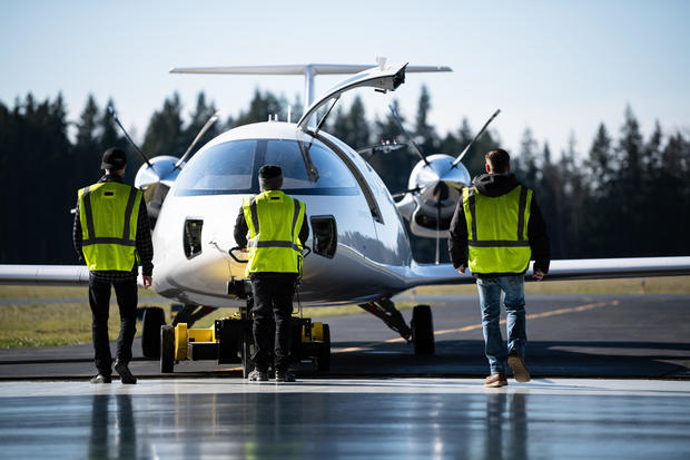 First All Electric Passenger Plane Begins Testing 