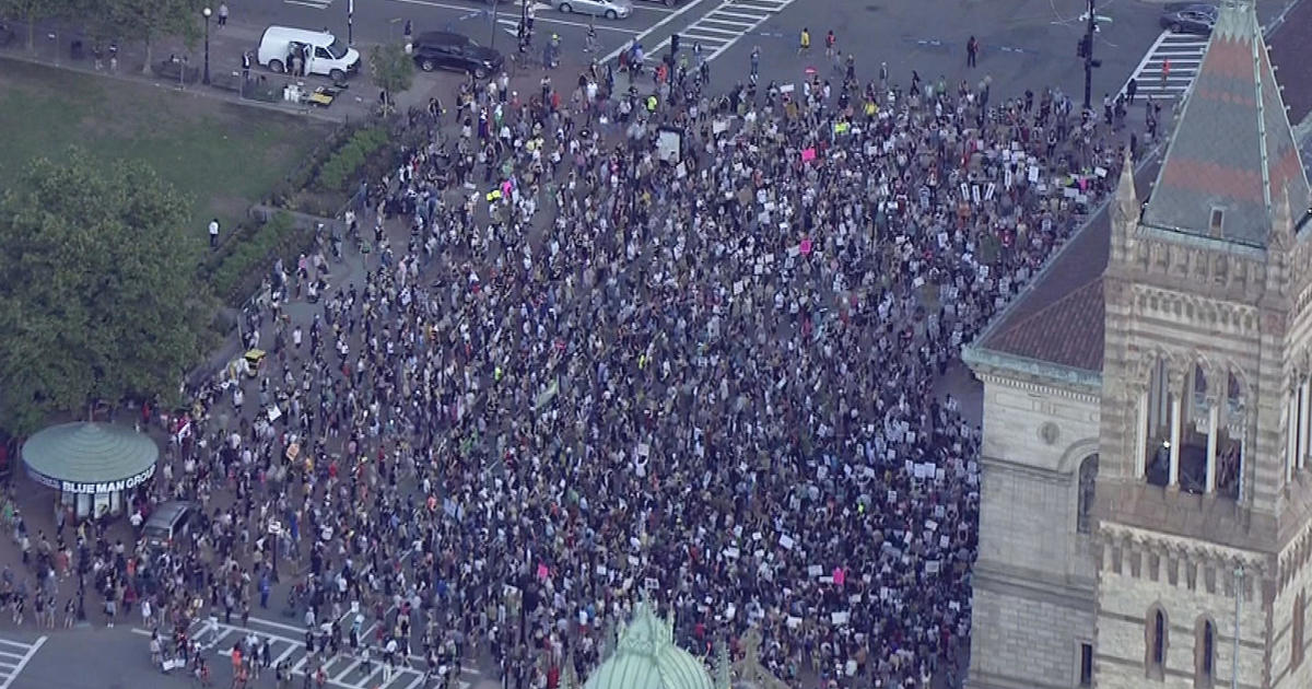 Protesters gather in Boston after Supreme Court overturns Roe v. Wade