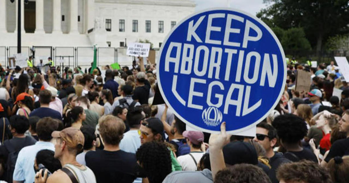 Experts warn of the mental health impacts of the overturning of Roe v. Wade thumbnail