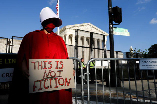Supreme Court Overturns Roe v. Wade Abortion-Rights Ruling 