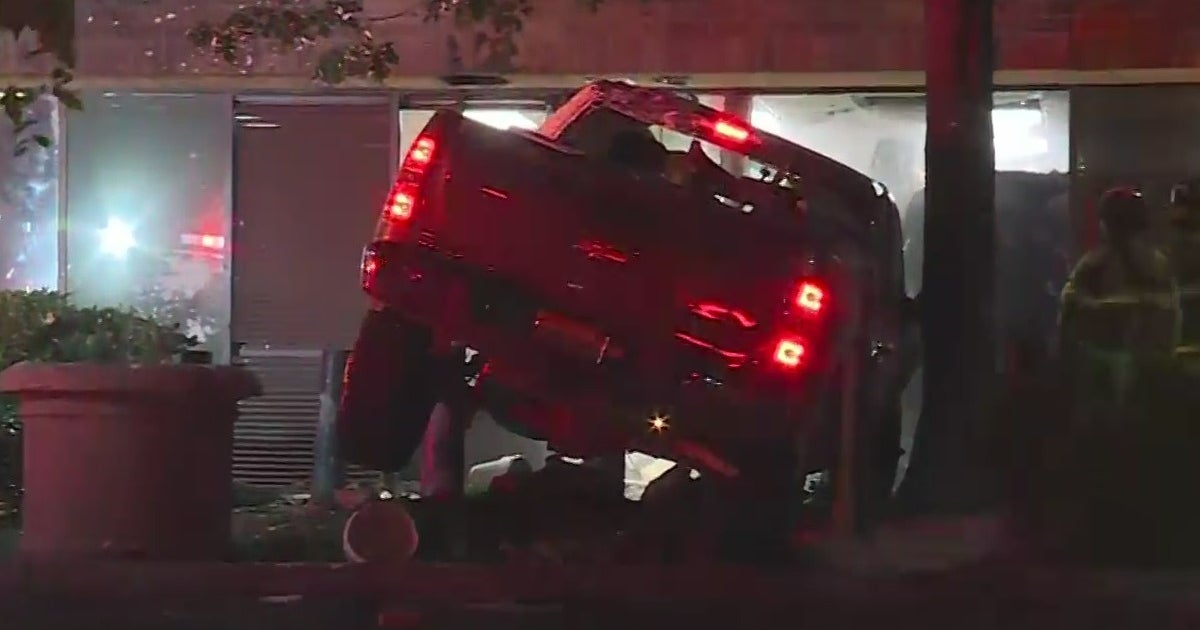Driver Charged With DUI After Crashing Into Sacramento Hospital - CBS ...