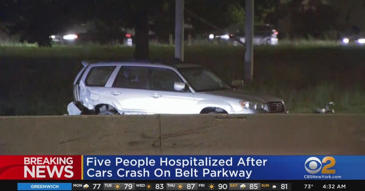 5 hospitalized in Belt Parkway crash - CBS New York