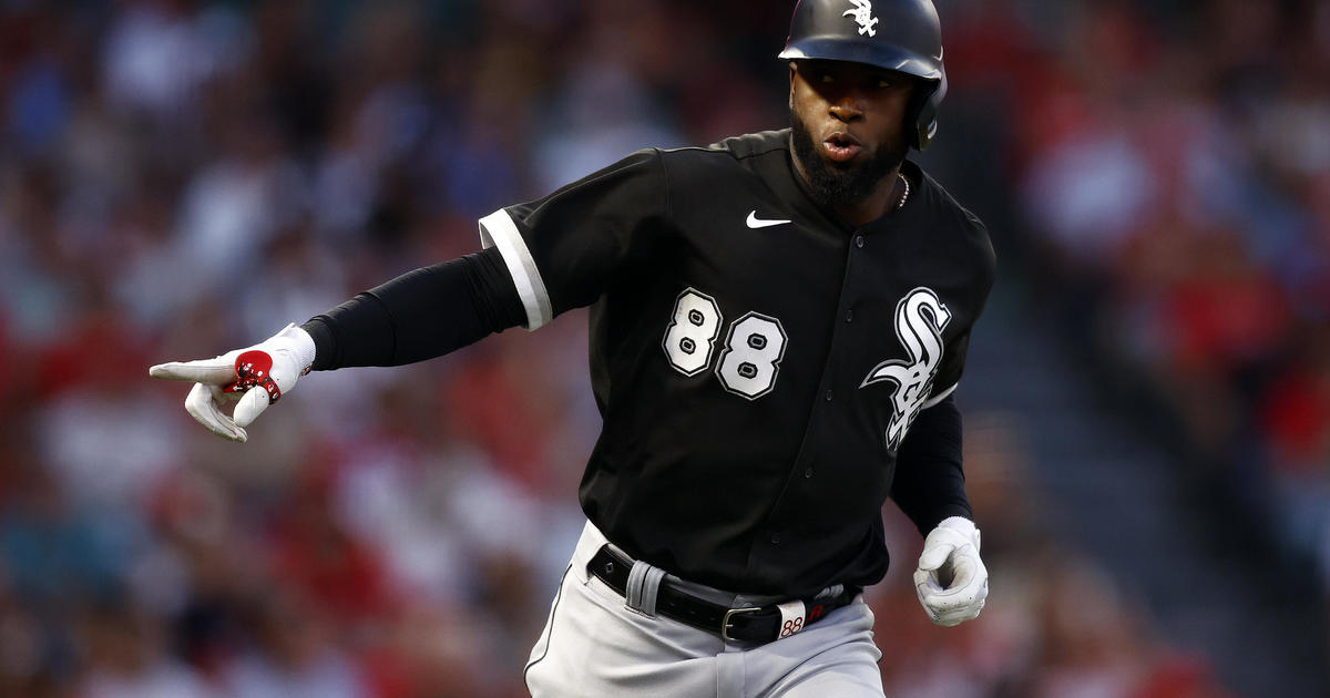 Luis Robert shut down by White Sox for 2022 season