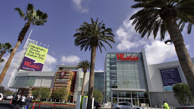 CULVER CITY, CA. OCTOBER 07, 2009 ––– A view of newly renovated Fox Hills Mall that has been rename 