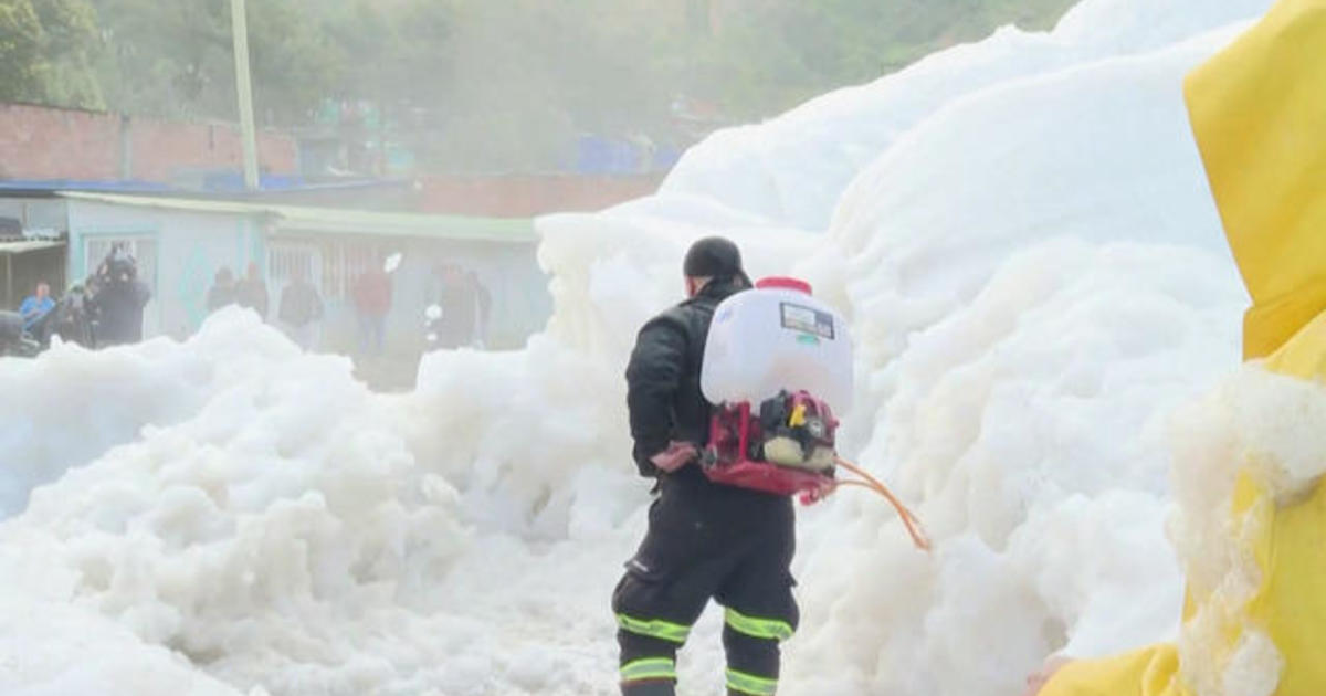 Toxic foam floods streets and homes in Colombia