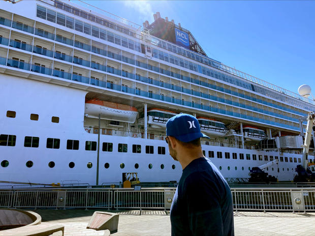 Cruise Ship Iceberg 