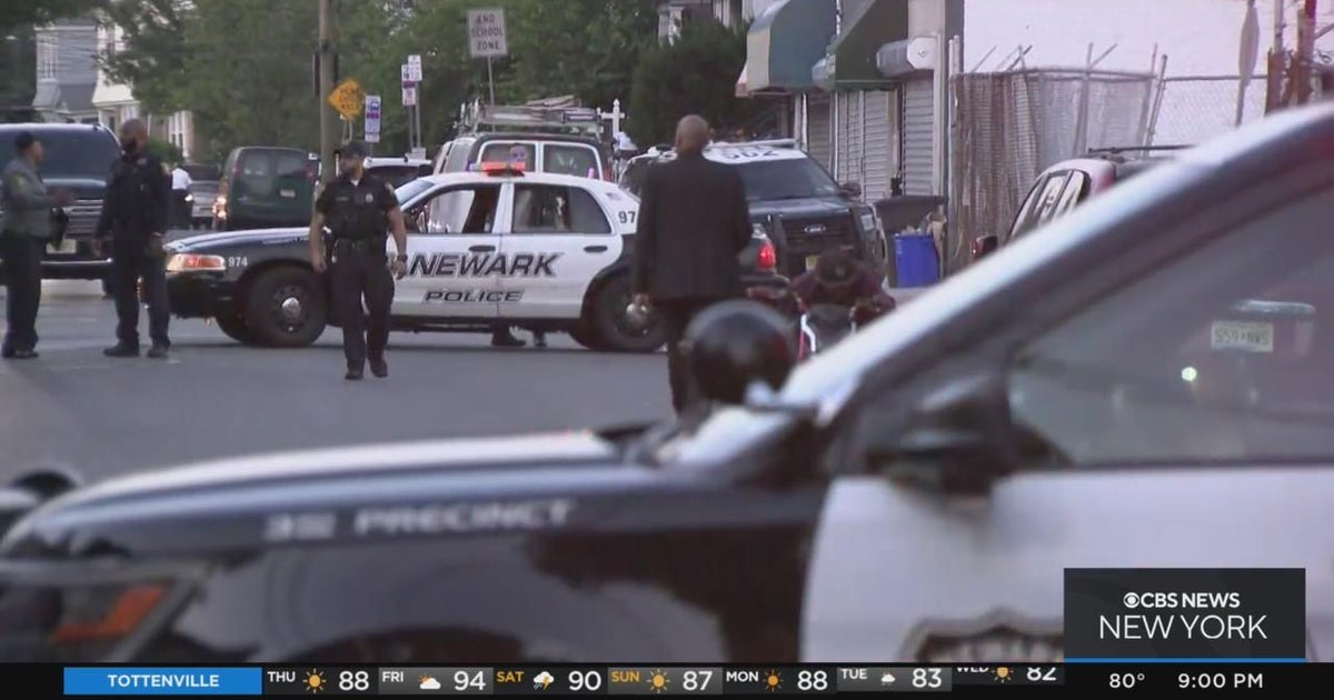 Police investigating shooting in Newark that left 9 injured - CBS New York