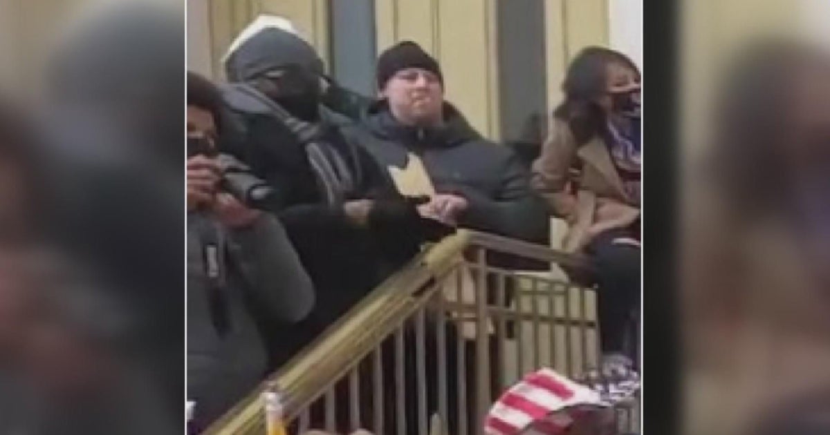 Chicago area man pleads guilty to Jan. 6 Capitol riot charges - CBS Chicago