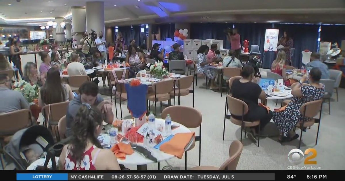 "Operation Shower" throws baby shower for military moms CBS New York