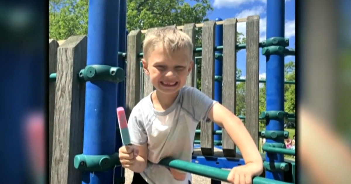 Mother and her 8-year-old twins wounded in Highland Park parade massacre, family friend says Mother and her 8-year-old twins wounded in Highland Park parade massacre, family friend says