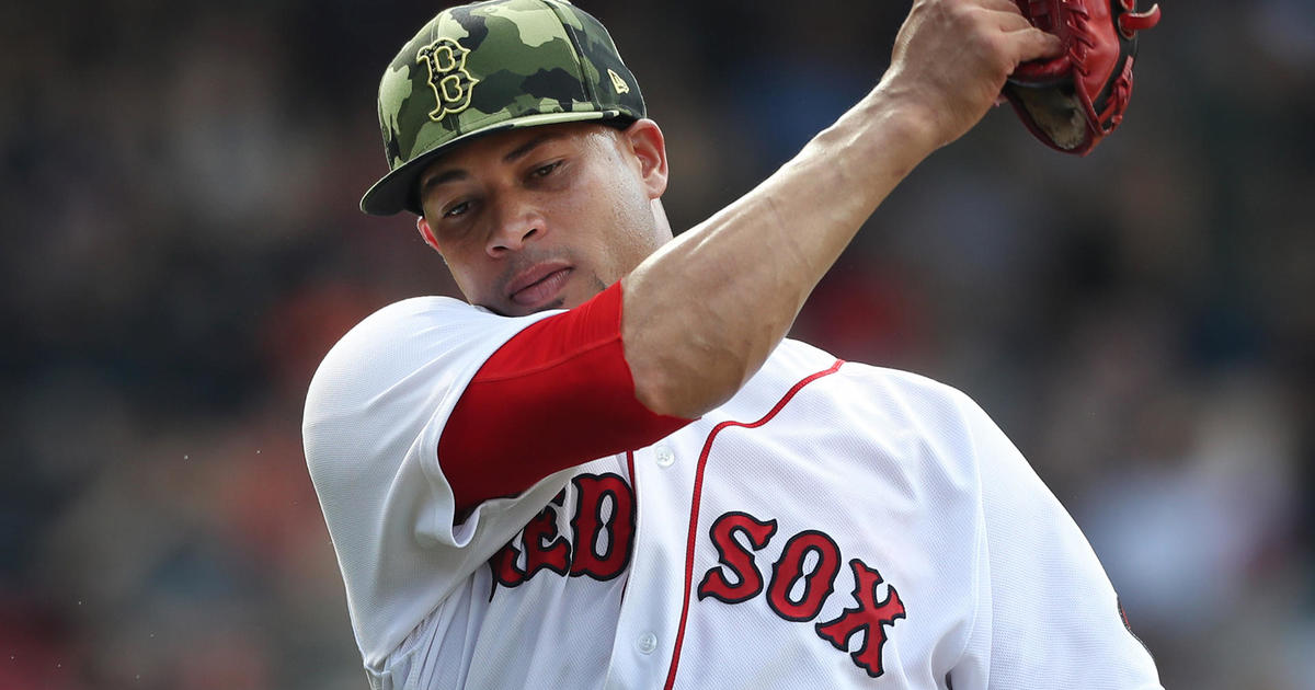 Boston Red Sox re-sign Hansel Robles to minor league deal; team