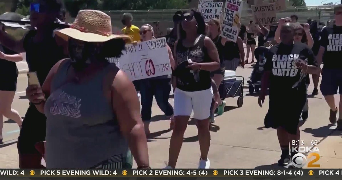 Protesters fill the streets of Akron - CBS Pittsburgh