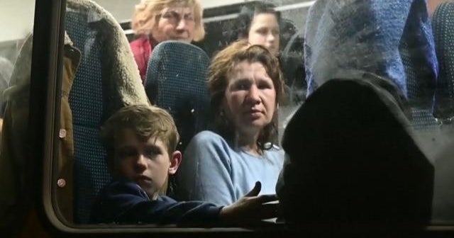 Ukrainian teen recounts horrors of Russian captivity - CBS News