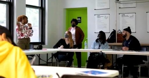 'We all mourn the same': How Chicagoans affected by gun violence are helping the Highland Park community - Vimarsana News