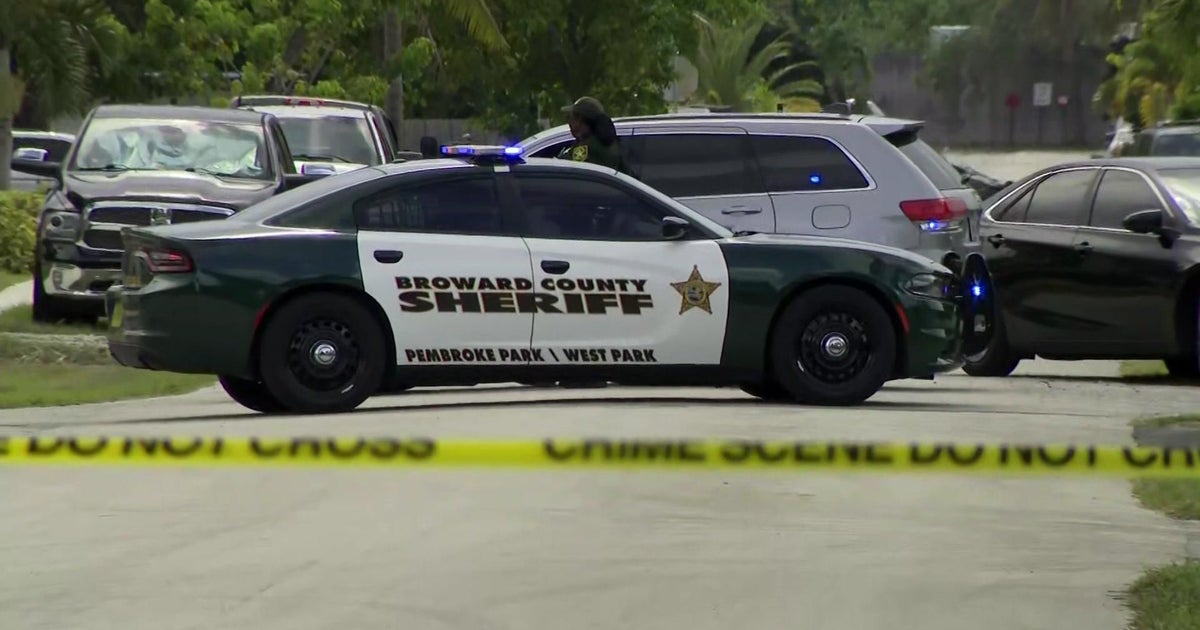 BSO: Domestic incident in Broward County leaves person dead, female critically hurt BSO: Domestic incident in Broward County leaves person dead, female critically hurt