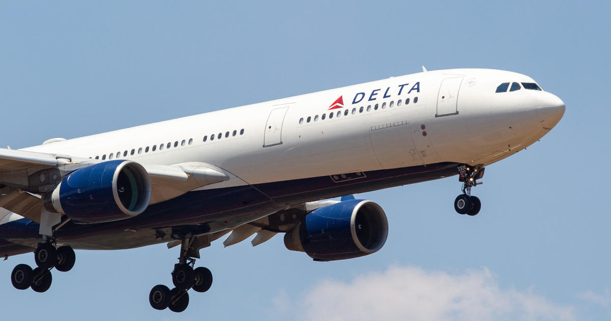 Delta flight makes emergency landing in Nashville due to possible engine issue