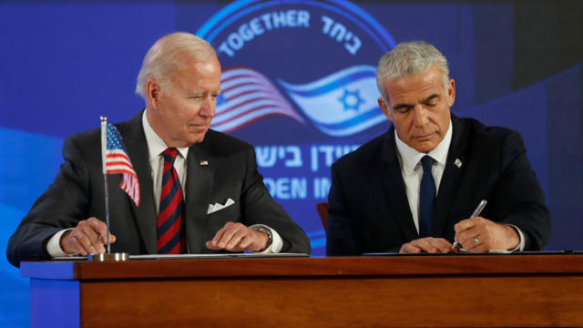cbsn-fusion-president-biden-and-israels-prime-minister-sign-declaration-and-vow-to-take-tough-stand-against-irans-nuclear-ambitions-thumbnail-1125664-640x360.jpg 