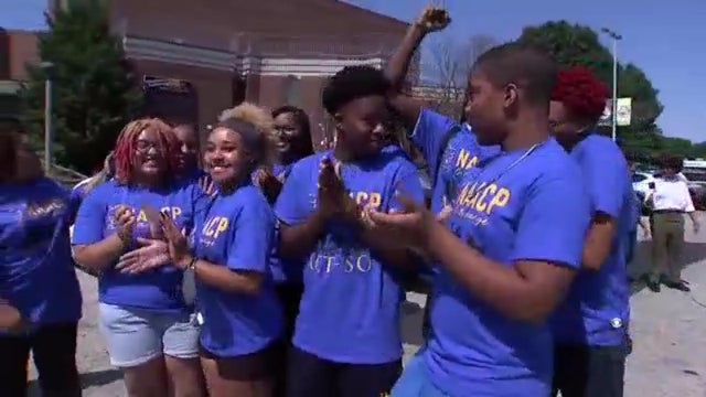9-Students-From-Philadelphia-To-Compete-In-NAACP-Afro-Academic-Cultural-Technological-And-Scientific-Olympics.jpg 