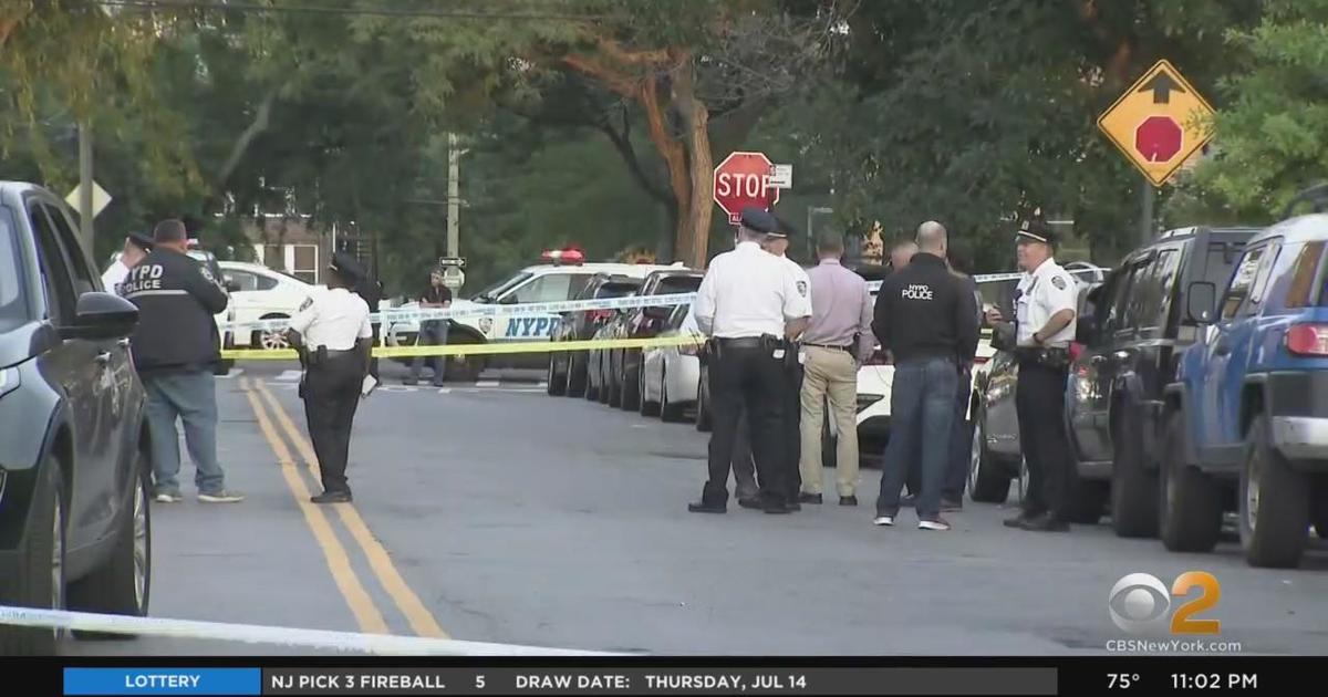 2 people injured after shooting in Far Rockaway, Queens CBS New York