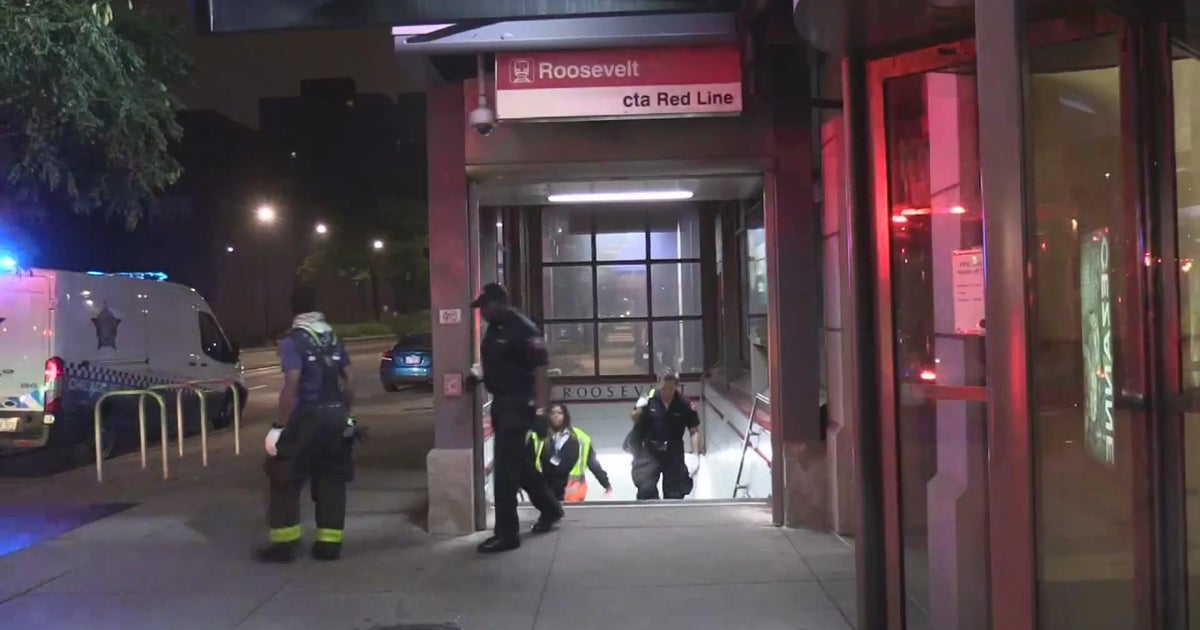 Man stabbed during fight on Roosevelt Red Line platform - CBS Chicago