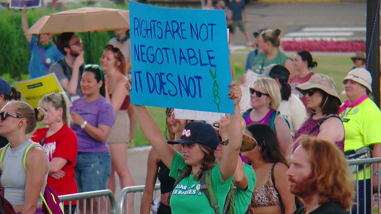 Abortion rights march and rally held at Minnesota Capitol - CBS Minnesota