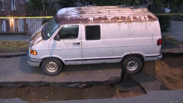 morris-park-sinkhole.jpg 