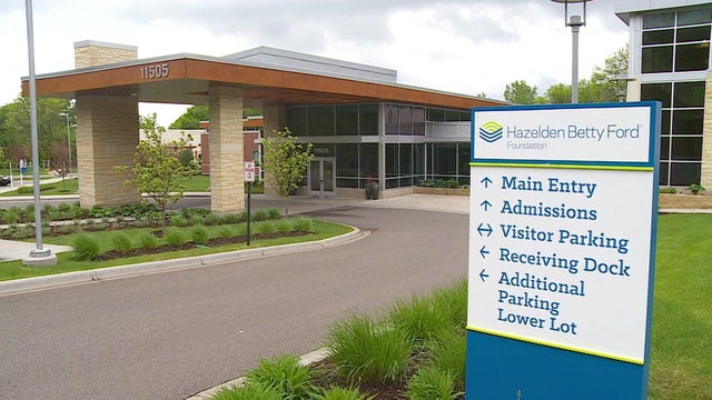 10-vo-hazelden-donation-wcco1pj3.jpg 
