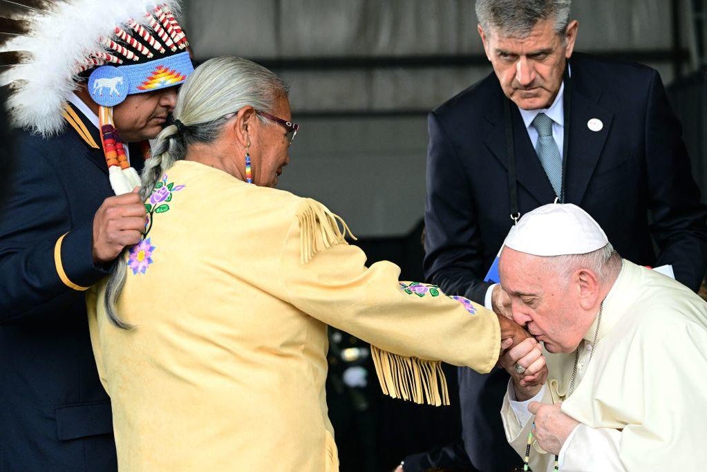 Pope apologizes for "catastrophic" school abuses in Canada - CBS News
