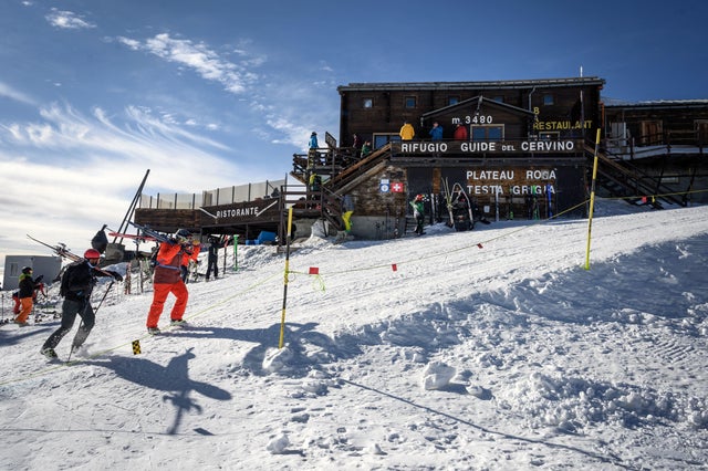 SWITZERLAND-ITALY-CLIMATE-BORDER-DIPLOMACY-SKI-LEISURE 