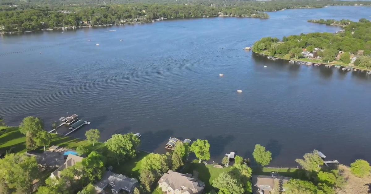 Concerns over wakeboarding boats on Lake Minnetonka - CBS Minnesota