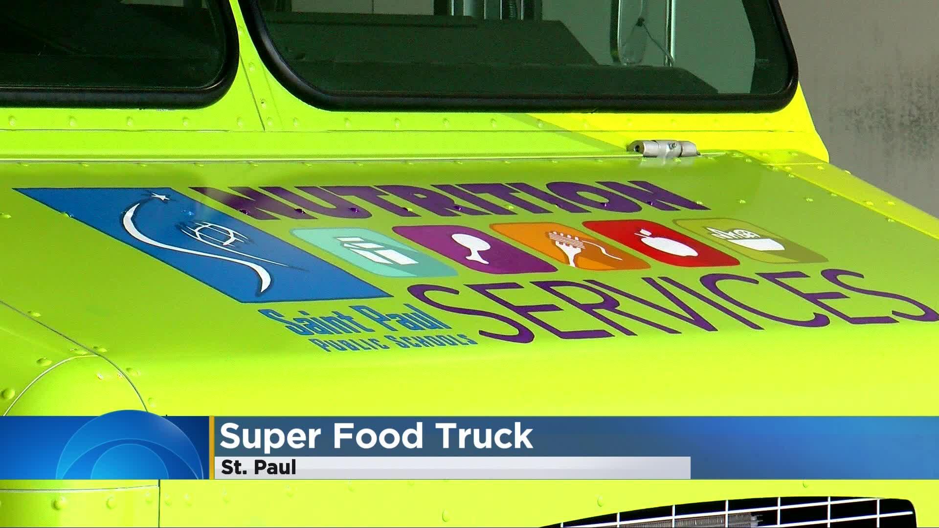 St. Paul students and police donate a ton of food, literally - CBS Minnesota