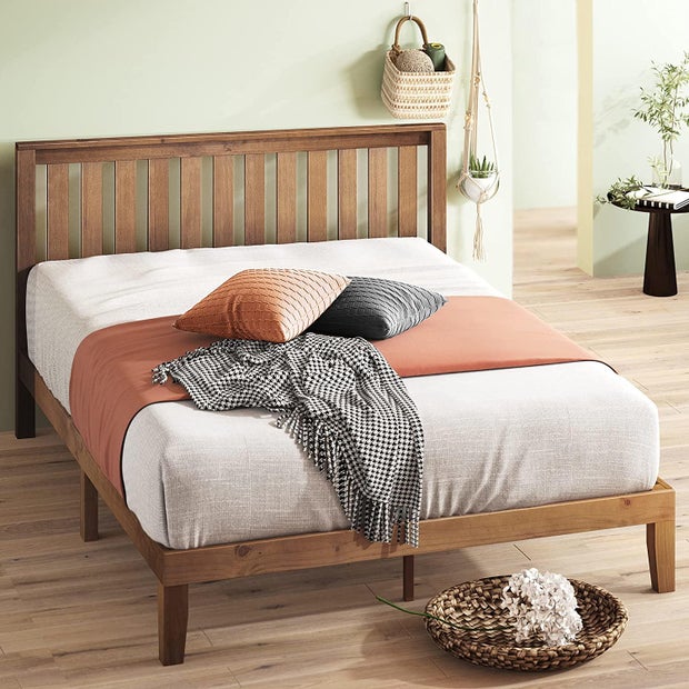 ZINUS Alexia Wood Platform Bed Frame