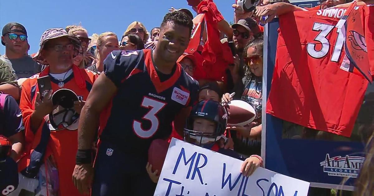 Broncos training camp: Huge crowd watches Cowboys, Broncos in spirited  practice