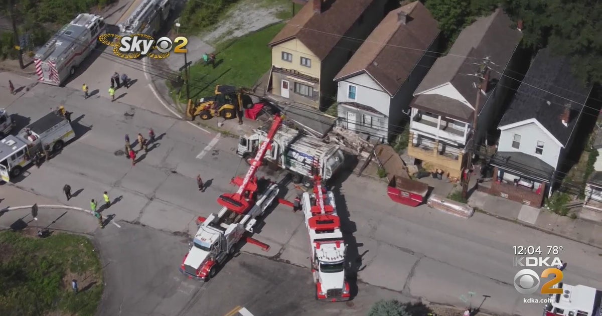 Garbage truck driver dies after vehicle crashes into Wilmerding CBS