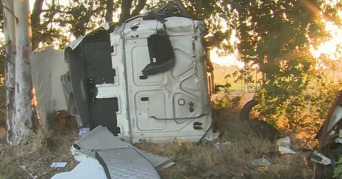 Big rig driver suffers minor injuries after crashing off I-5 near Elk Grove