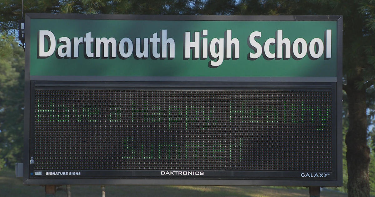 Cell phones to be banned in Dartmouth High School classrooms